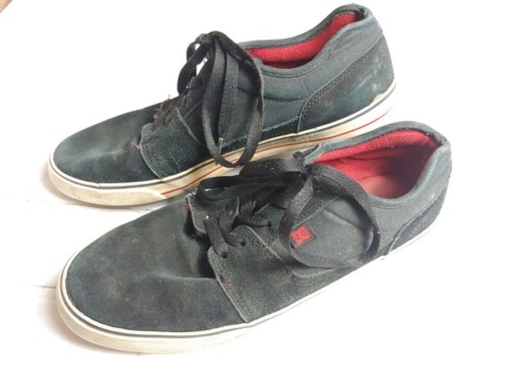 DC BRISTOL SKATE SHOES BLACK/RED - SIZE 9 men's